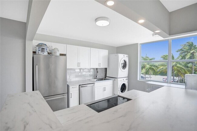 Building Photo - 5200 N Ocean Blvd