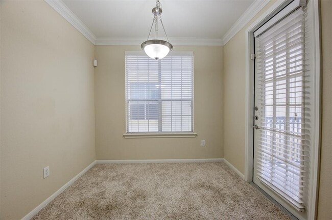 Building Photo - 7575 Kirby Dr