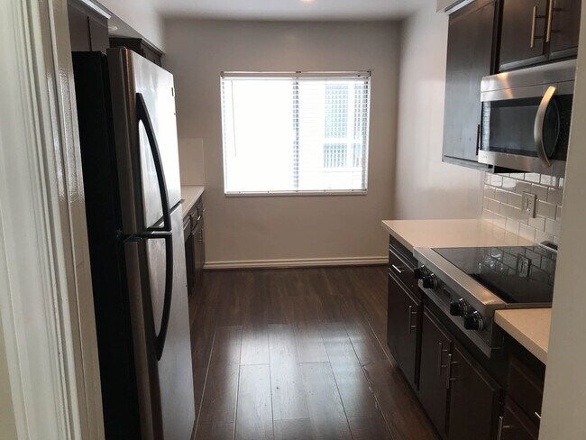 Breakfast nook - 1126 N Central Ave