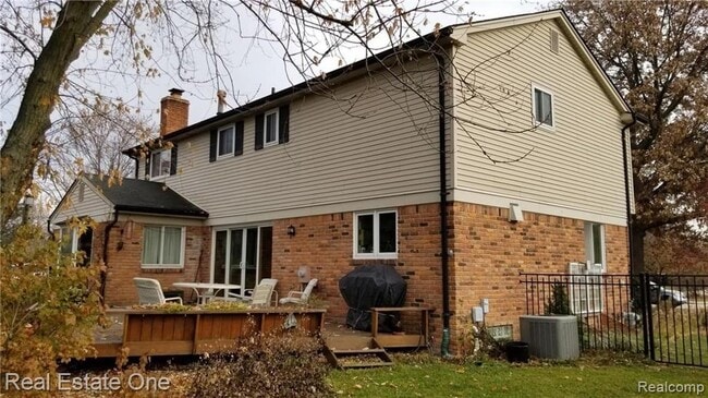 Building Photo - 5837 Folkstone Dr