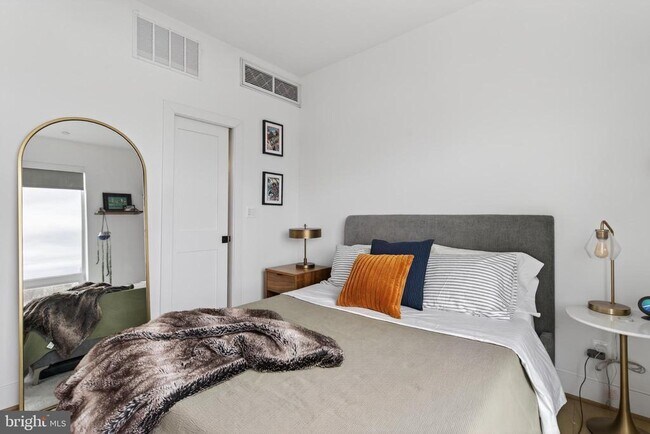 Building Photo - 2905 Georgia Ave NW