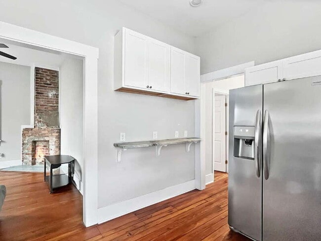 Building Photo - 1012 E Park Ave