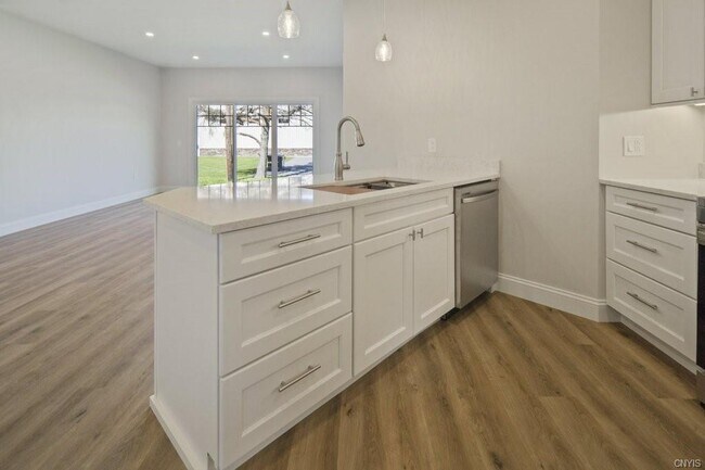 Building Photo - 129 Oakcrest Rd