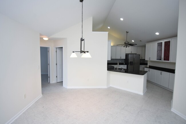 Building Photo - 160 Stonegate Blvd