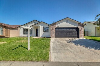 Building Photo - 3 bedroom Eagle home