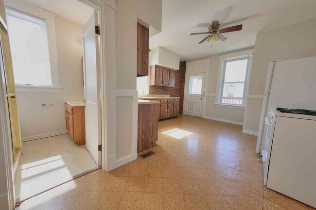 Building Photo - 4330 Gertrude Ave