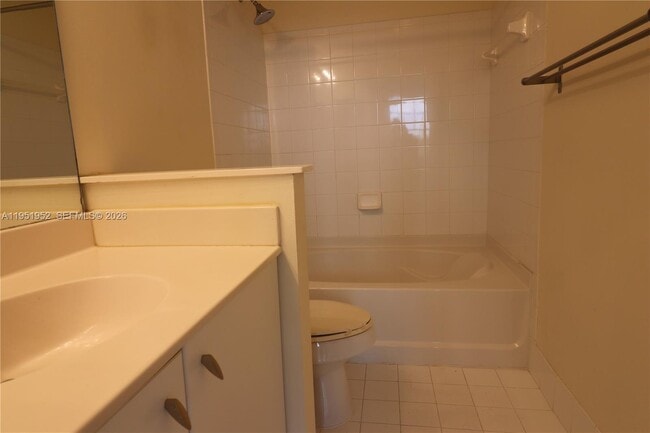 Building Photo - 6020 W Sample Rd