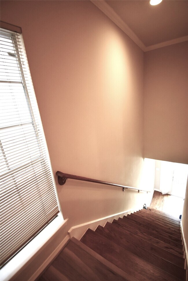 Building Photo - 2835 Briarhurst Park