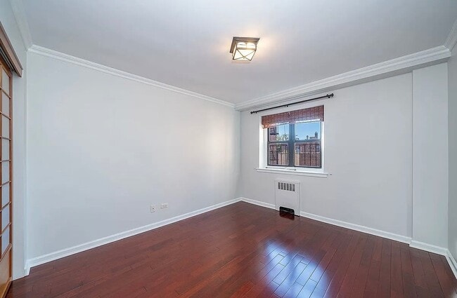 Building Photo - 25-10 31st Ave