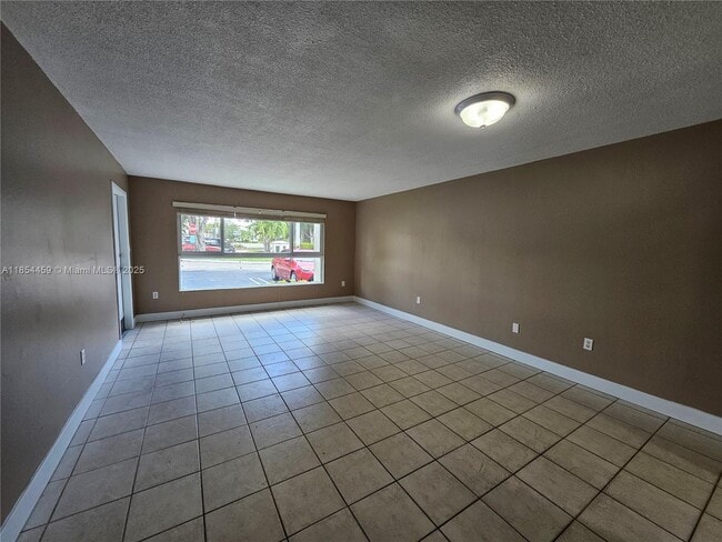 Building Photo - 7490 Miami Lakes Dr