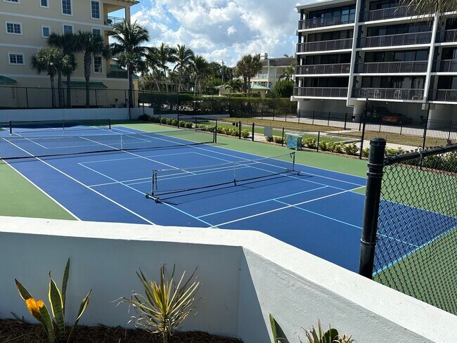 Building Photo - 4141 Ocean Dr