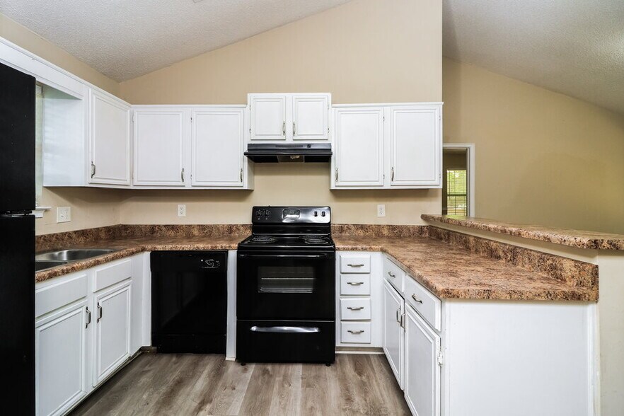 Building Photo - 1466 Fall Creek Trce