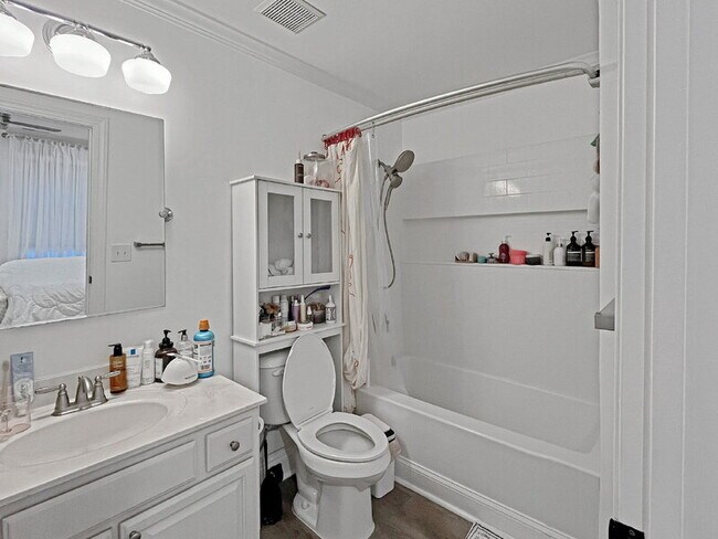 Building Photo - 429 Montgomery St