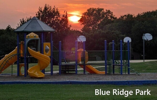 Building Photo - 1616 Montana Trail