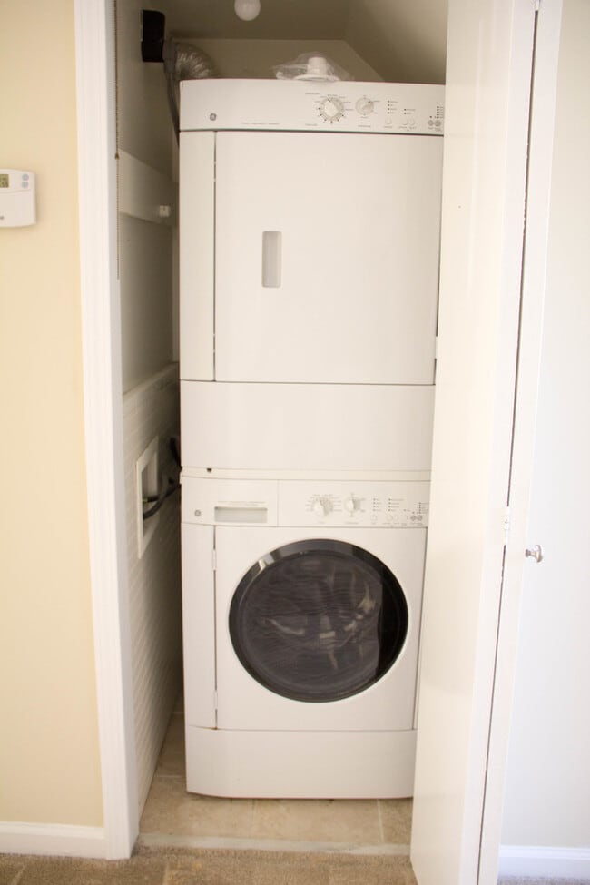 Building Photo - Green Hills Condo in the Georgetown