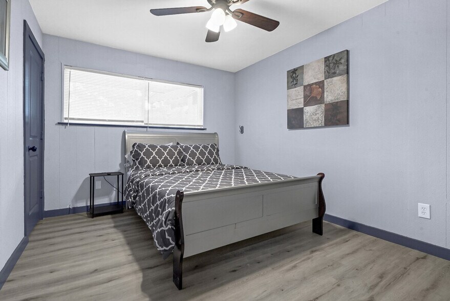 Building Photo - 11103 Greenwillow Dr