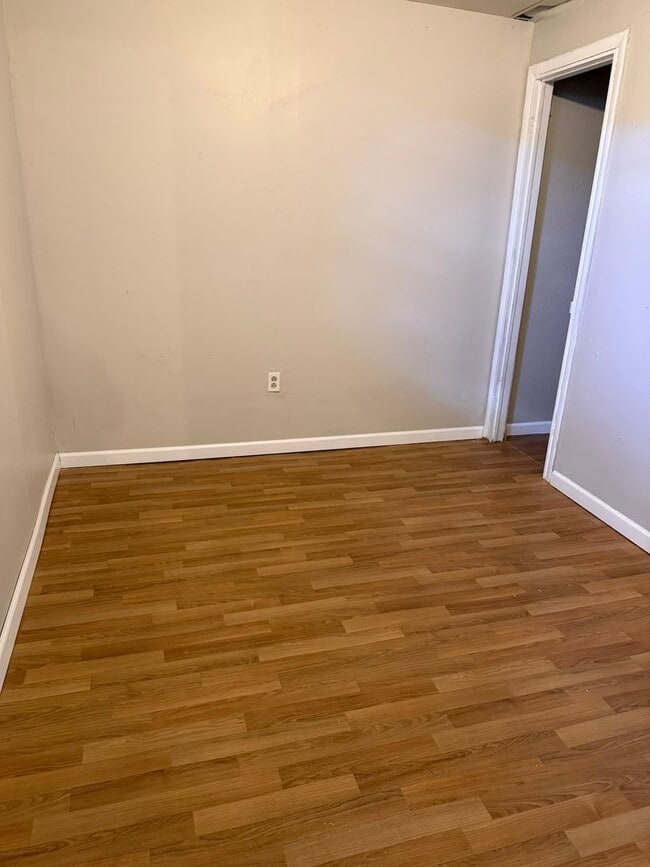 Building Photo - Versatile 4BD/3BA in Stratton Meadows – Gated Community + Private Lower-Level Suite