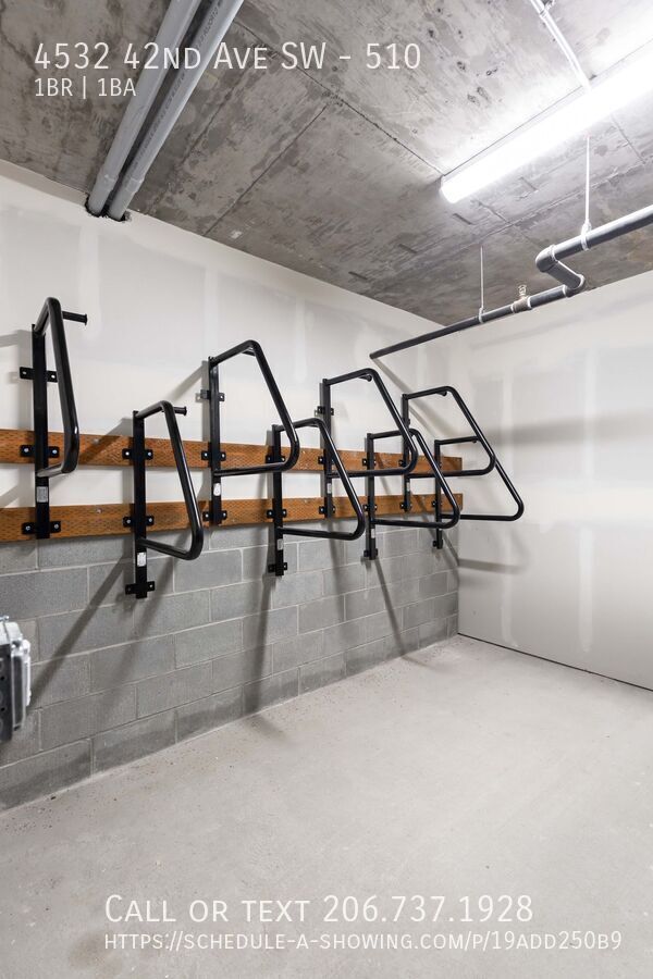 Building Photo - 4532 42nd Ave SW