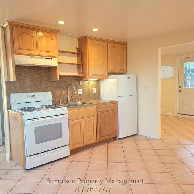 Building Photo - 4381 Bodega Ave