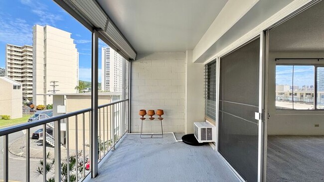 Building Photo - 1658 Liholiho St