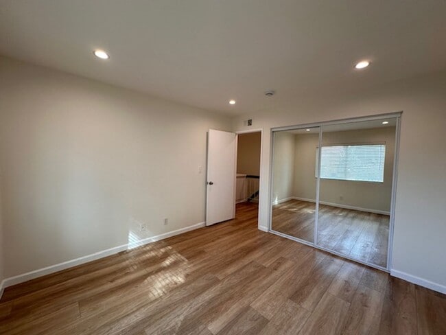 Building Photo - Beautiful 4-Bedroom Home located in one of most desirable neighborhoods