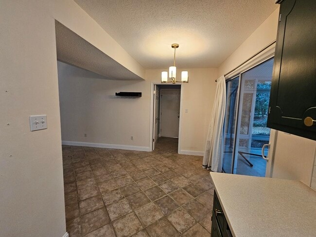 Building Photo - 202 Suffolk Dr