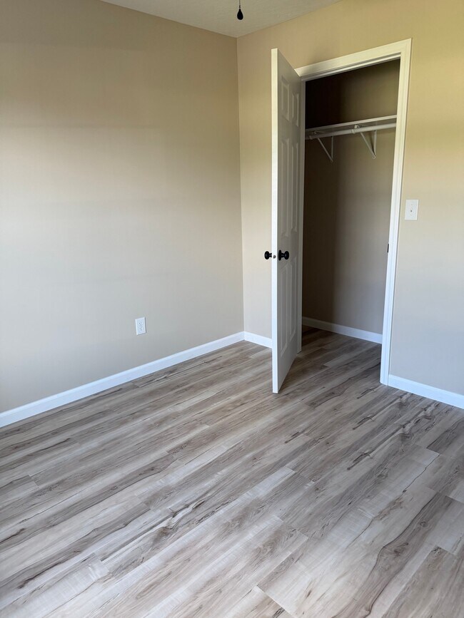 Building Photo - 91 Gullion Ln
