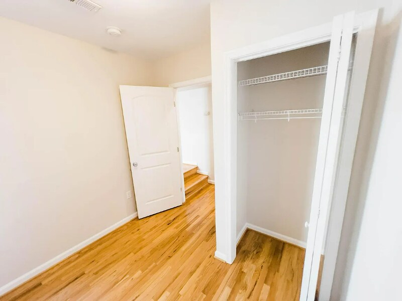 Building Photo - 721 S Milton Ave