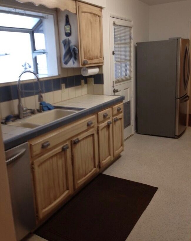 Kitchen & back door - 420 2nd St