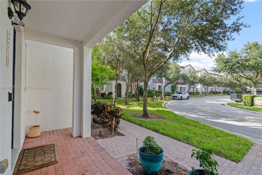 Building Photo - 2559 SW 119th Terrace