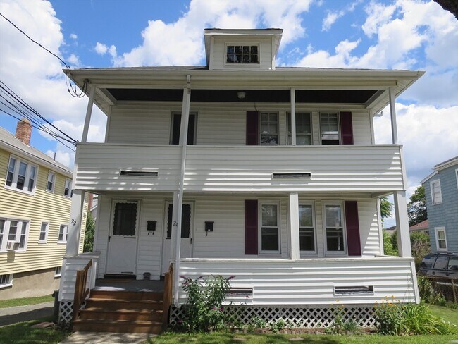Primary Photo - 24 Colonial Ave