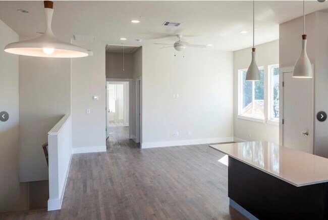 Building Photo - 5209 Nichols St