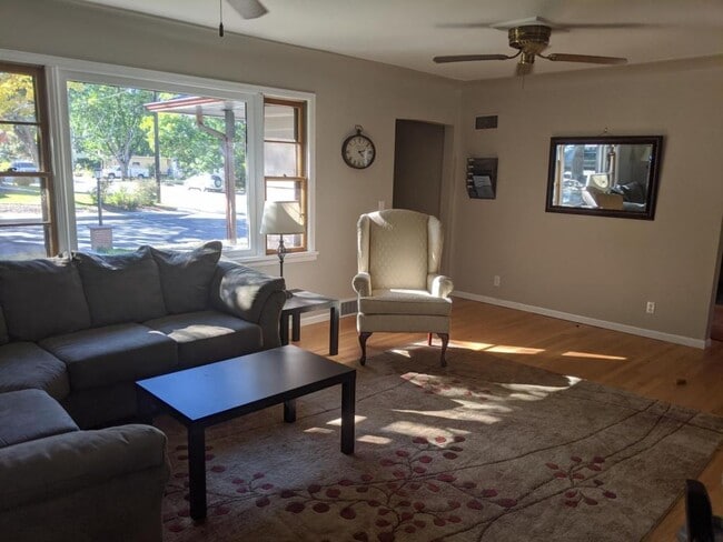 Building Photo - 770 Douglas Ave