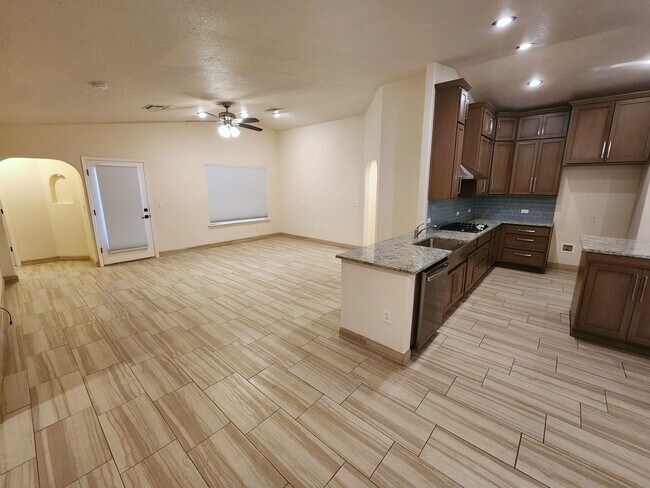 Building Photo - 1535 Vajillo Ln