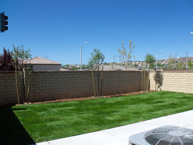 Building Photo - Echo Point Single Family Home for Rent in Saugus on Christopher Lane!