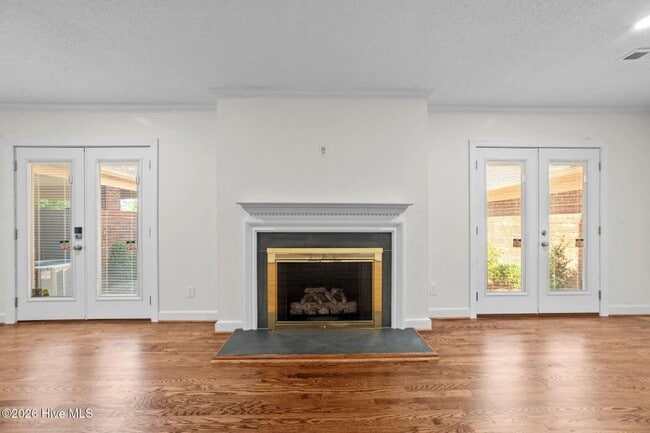 Building Photo - 809 Greenbriar Rd