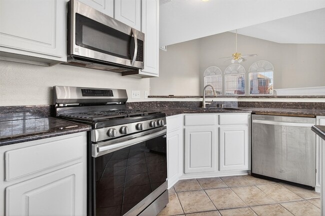 Building Photo - 770 Whitman Dr