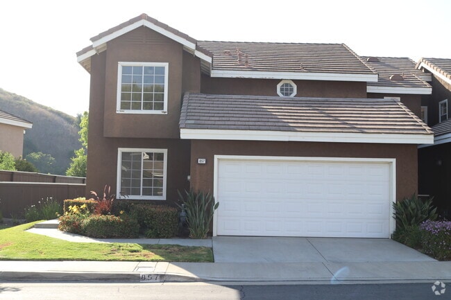Building Photo - 857 S Sapphire Ln