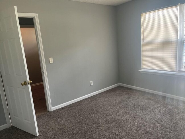 Building Photo - 5322 Creekview Ln