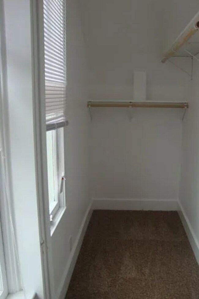 Building Photo - Live With Your Crew – 6 Bed Student Rental Near UNC!