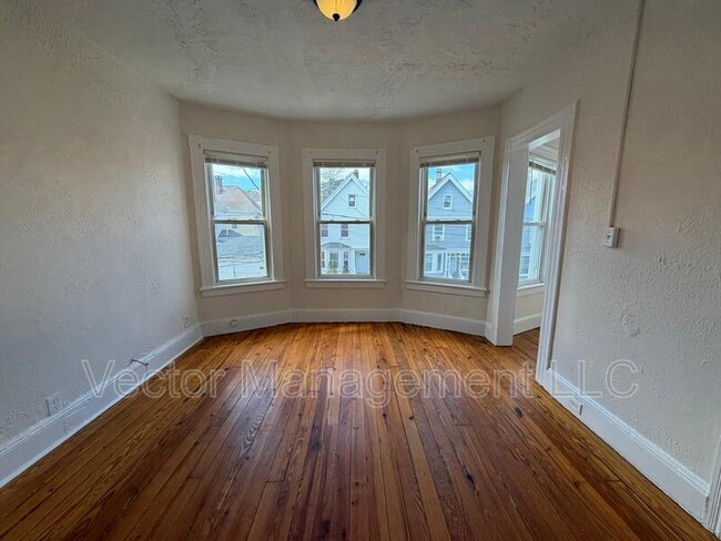 Building Photo - 116 Rennell St