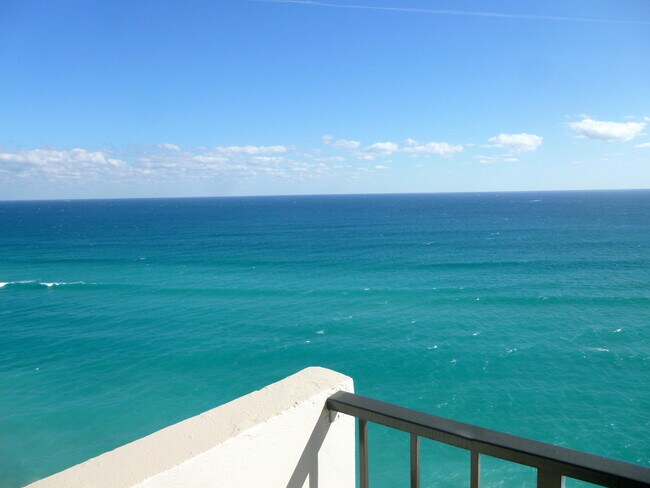 Building Photo - 4200 N Ocean Dr