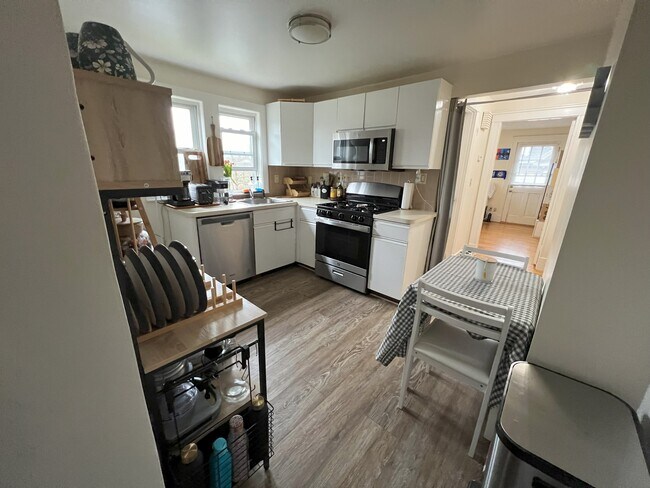 Building Photo - 1145 Boylston St