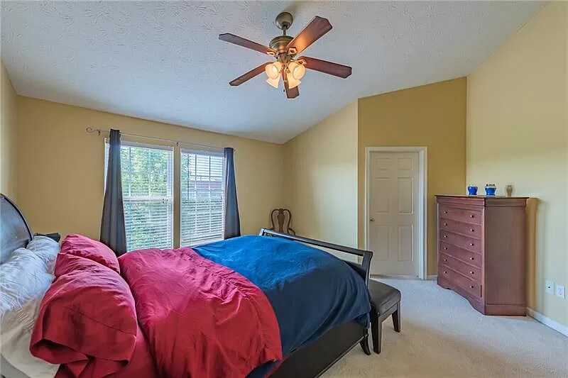 Building Photo - 4019 Village Run Rd