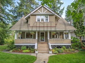 Building Photo - Stunning South Hill Home