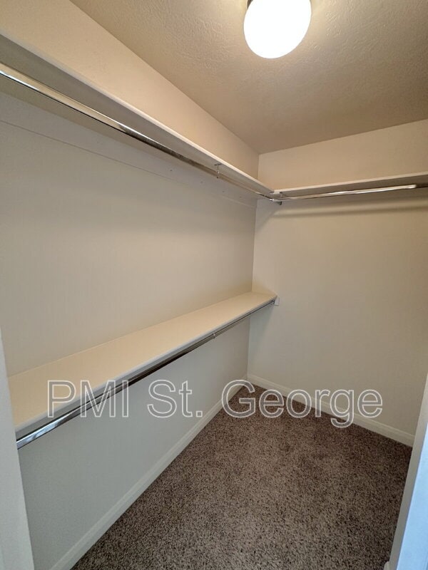 Building Photo - 340 1425 N St