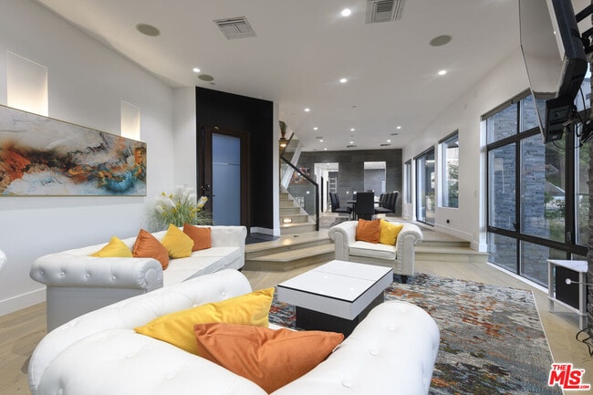 Building Photo - 2271 Gloaming Way