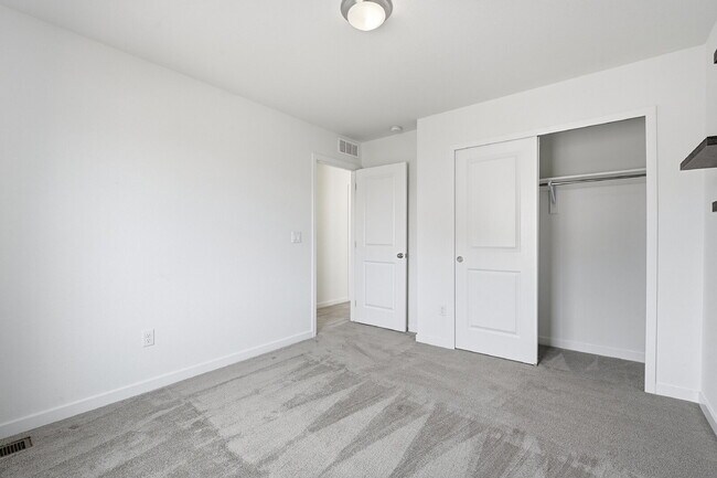 Building Photo - $2,595.95- 3 Bed, 2.5 Bath Home in Loveland with Central AC, and In Unit Laundry!