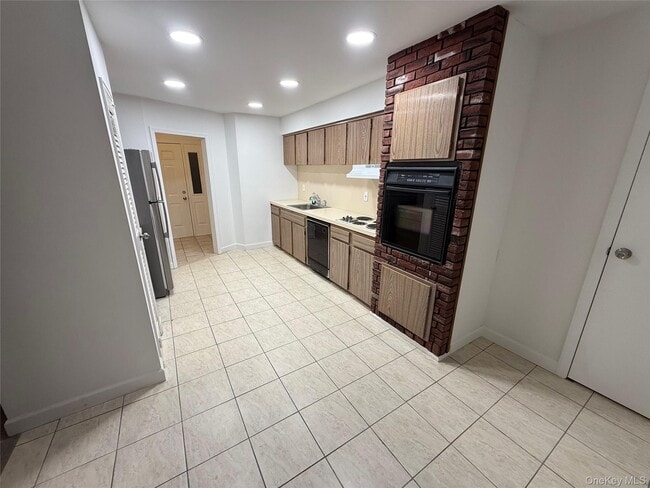 Building Photo - 8 Jonquill Ln