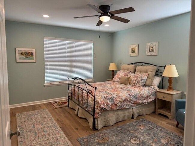 Building Photo - 2011 Bayswater Rd